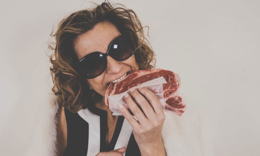 Melinda Paletta is a Gourmet Culianarian born in Montreal Quebec. Her food and restaurant blog has reviews about BBQ restaurants, breakfast restaurants, butcher shops, pizza spots and much more! This is her food blog DaButchers Daughter.