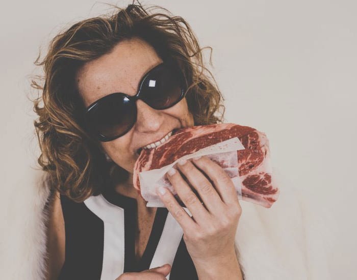Melinda Paletta is a Gourmet Culianarian born in Montreal Quebec. Her food and restaurant blog has reviews about BBQ restaurants, breakfast restaurants, butcher shops, pizza spots and much more! This is her food blog DaButchers Daughter.